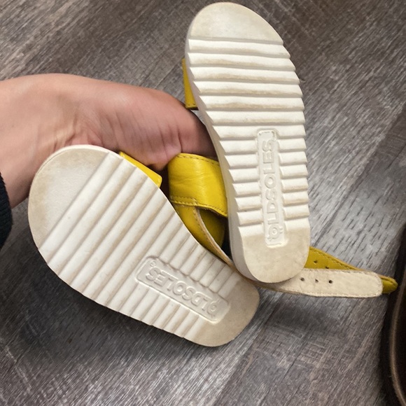 Shoe bundle size 20-21 - Picture 2 of 6